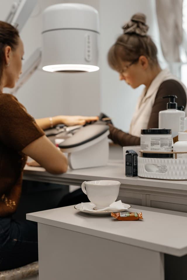 Маникюр и забота о госте в Rodina Beauty Bar